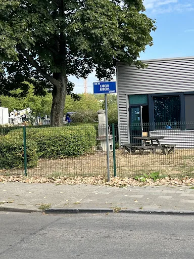 Foto 3 van keuringscentrum Schouwingscentrum voor Auto's — beeld van Google