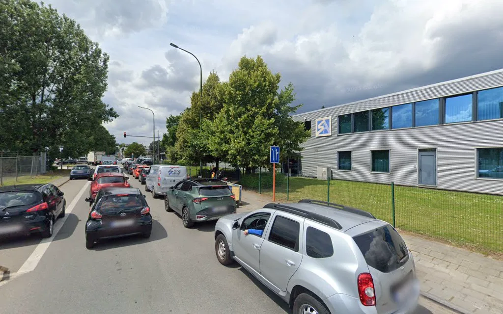 Straatbeeld van keuringscentrum Station 11 Anderlecht in Anderlecht