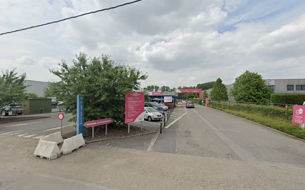 Straatbeeld van keuringscentrum Asse-Mollem in Mollem