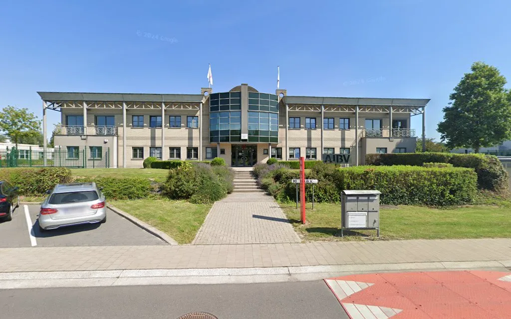 Straatbeeld van keuringscentrum Zellik in Zellik