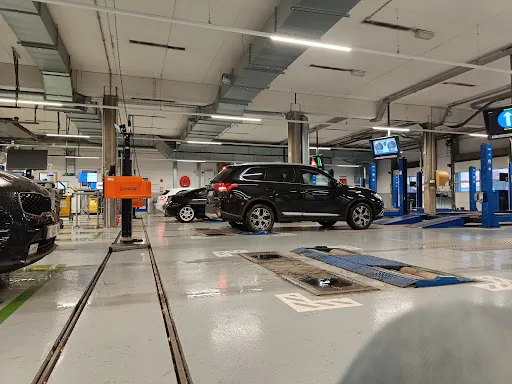 Foto 4 van keuringscentrum Autokeuring KM Brugge — beeld van Google
