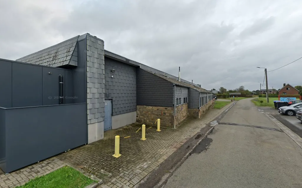Straatbeeld van keuringscentrum Werbomont in Werbomont